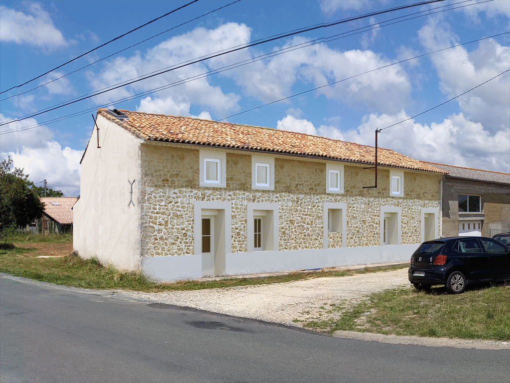 Vue extérieure de la maison depuis la rue, insertion jointe au permis de construire Architecte pour rénovation de maison en Charente-Maritime – accompagnement permis de construire à Saujon
